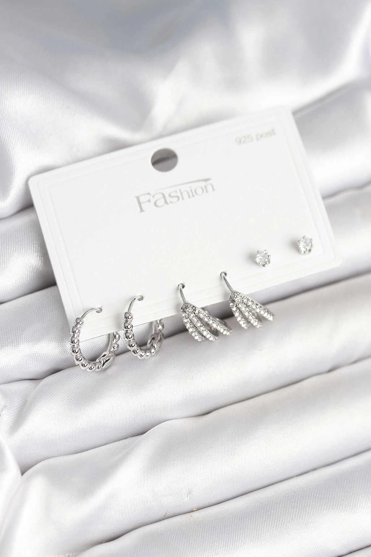 Pirinç Gümüş Renk Zirkon Taşlı 925 Gümüş Çivili Kadın Küpe Seti