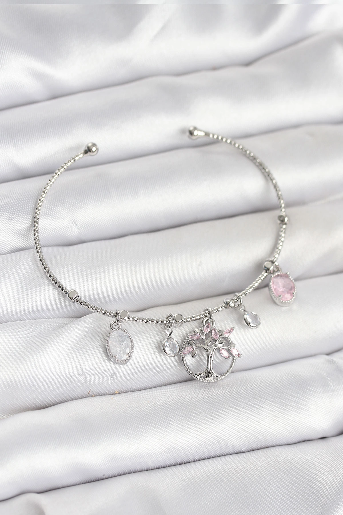 Hayat Ağacı Charmlı Gümüş Renk Pirinç Kadın Bileklik