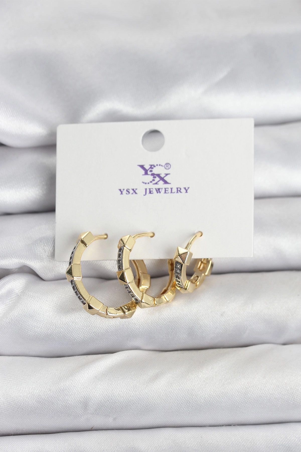 Gold Renk Zirkon Taşlı Kadın Küpe