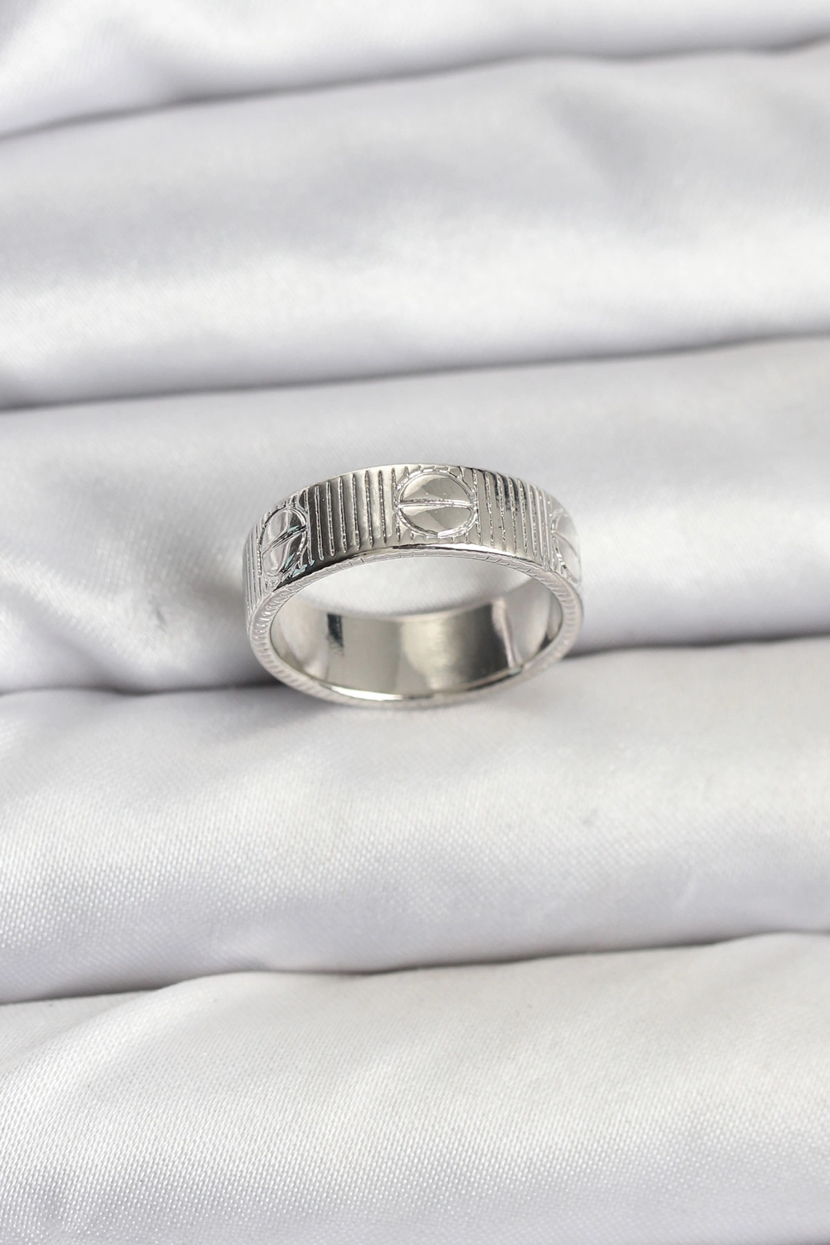 Gümüş Renk Model Kadın Yüzük