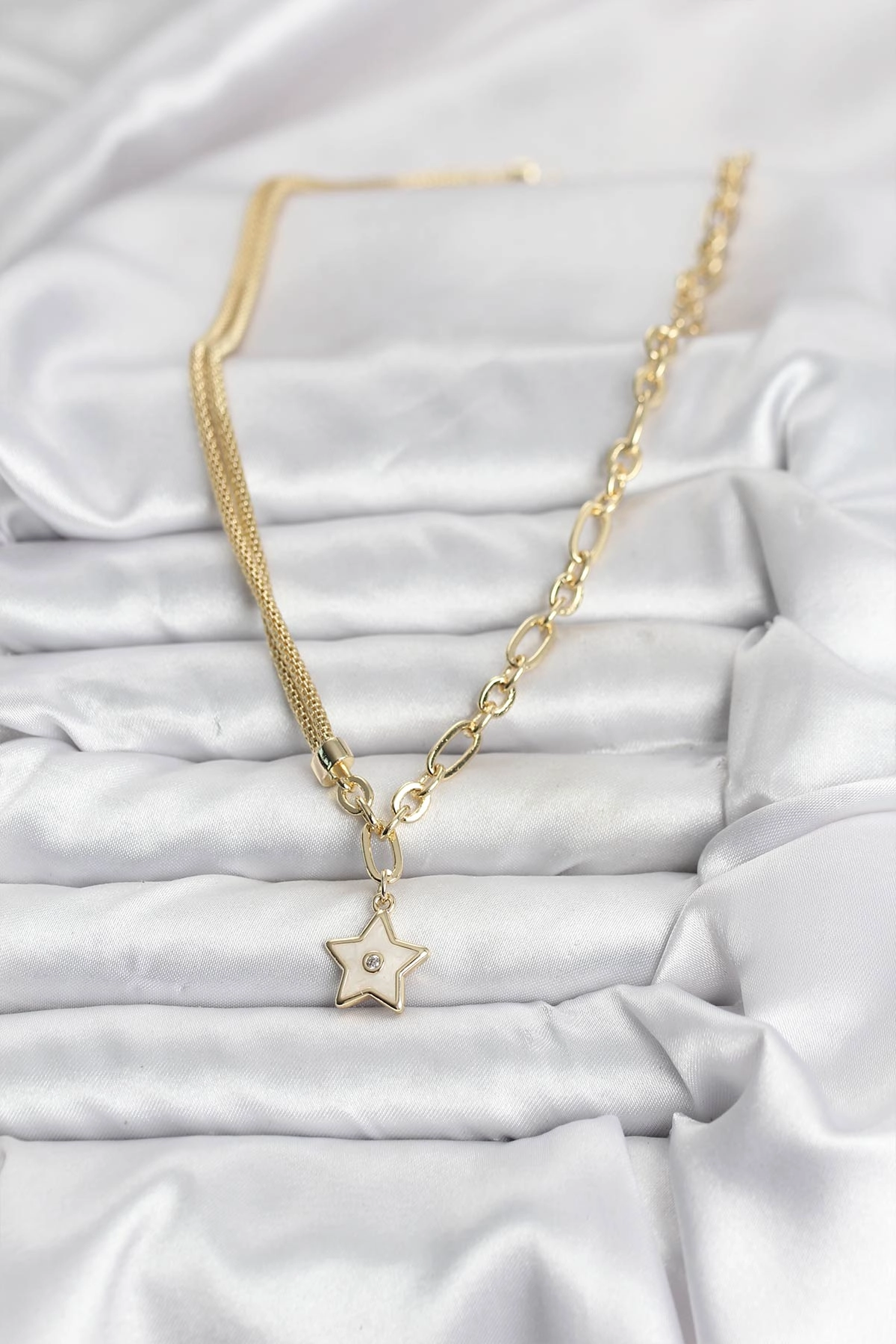 Gold Renk Pirinç Yıldız Model Kadın Kolye