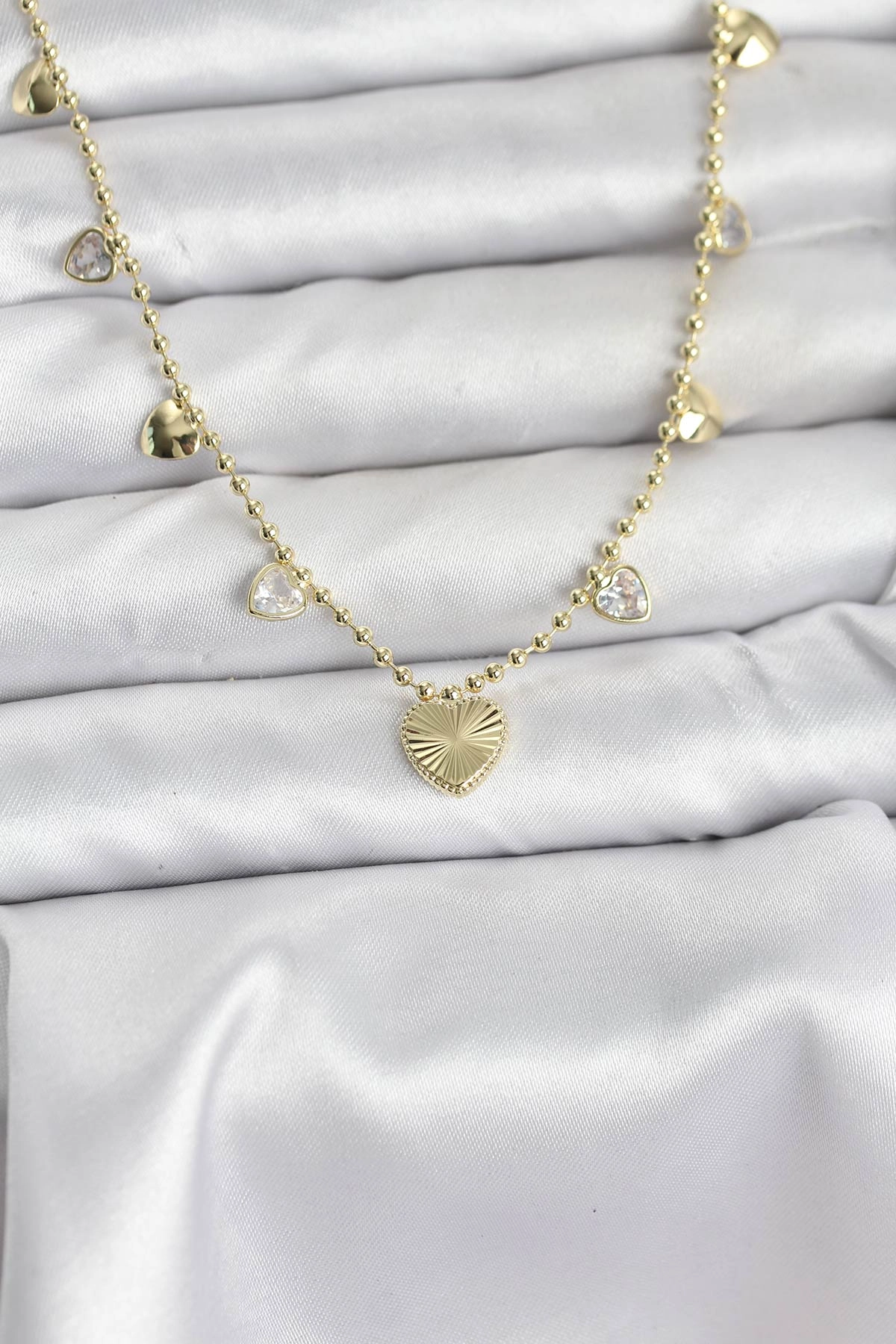 Pirinç Gold Renk Kalp Model Kadın Kolye