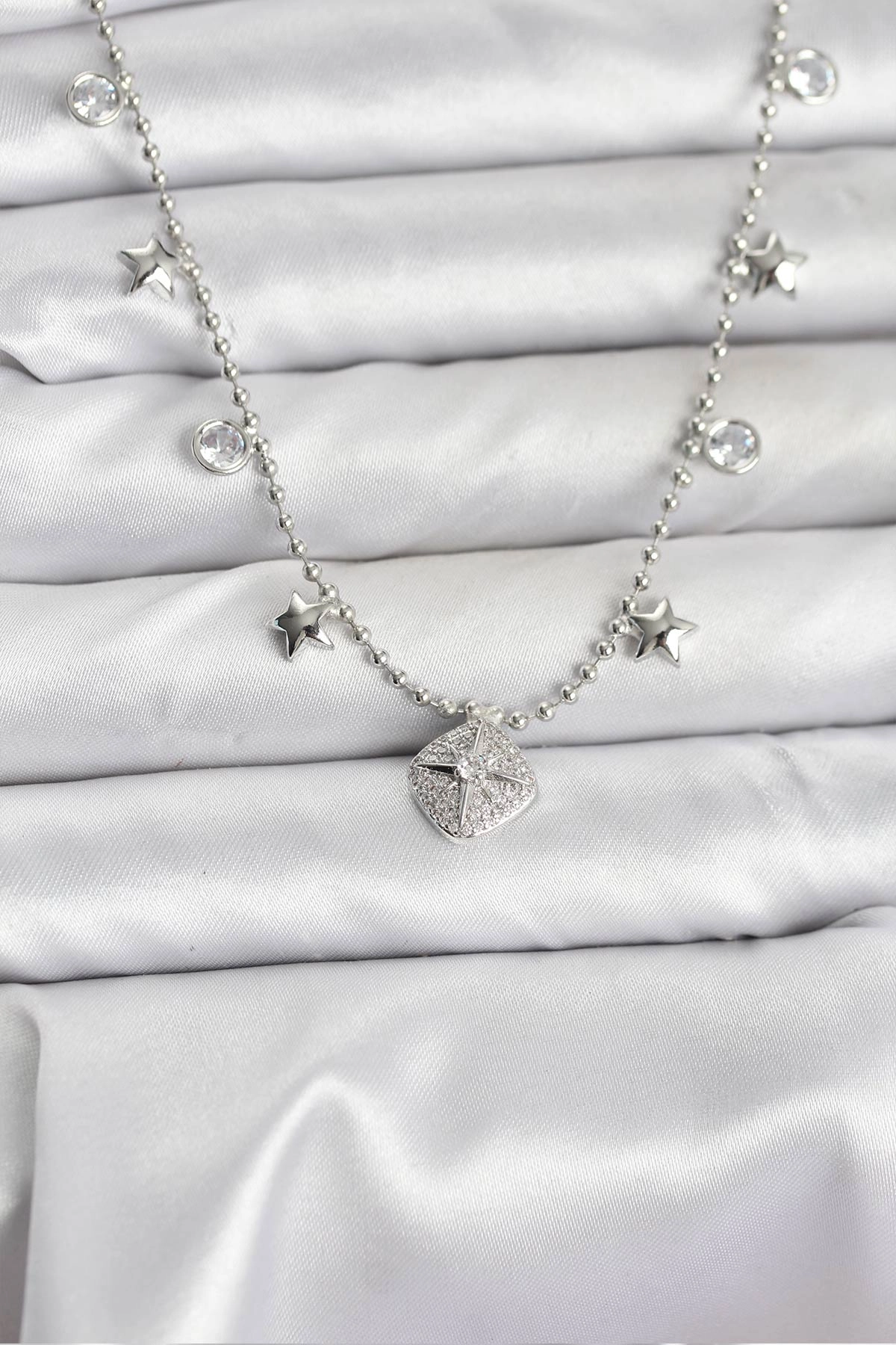 Pirinç Gümüş Renk Zirkon Taşlı Kutup Yıldızı Model Kadın Kolye