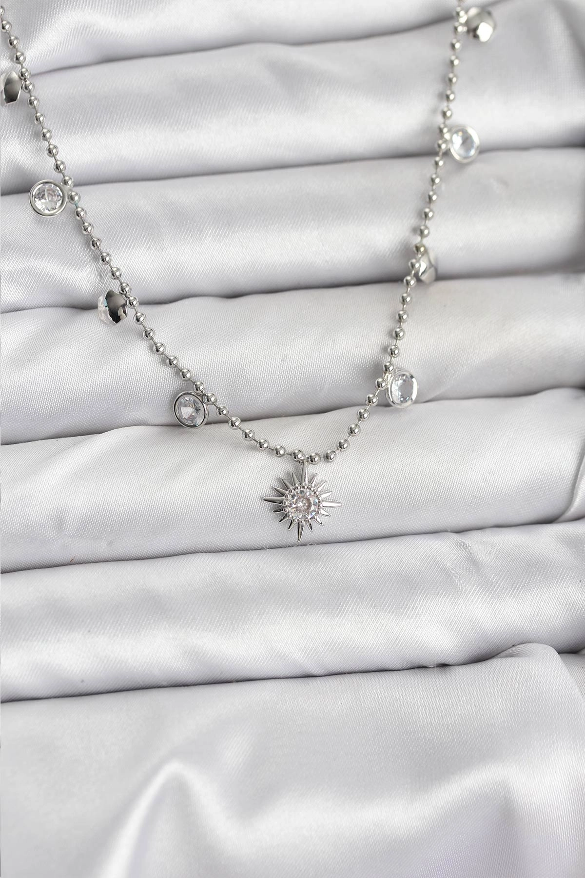 Zirkon Taşlı Kutup Yıldızı Model Pirinç Gümüş Renk Kadın Kolye