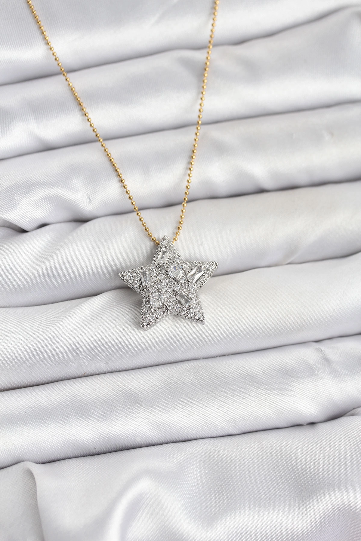 316L Çelik Zincir Gold Renk Zincirli Gümüş Yıldız Model Kadın Kolye