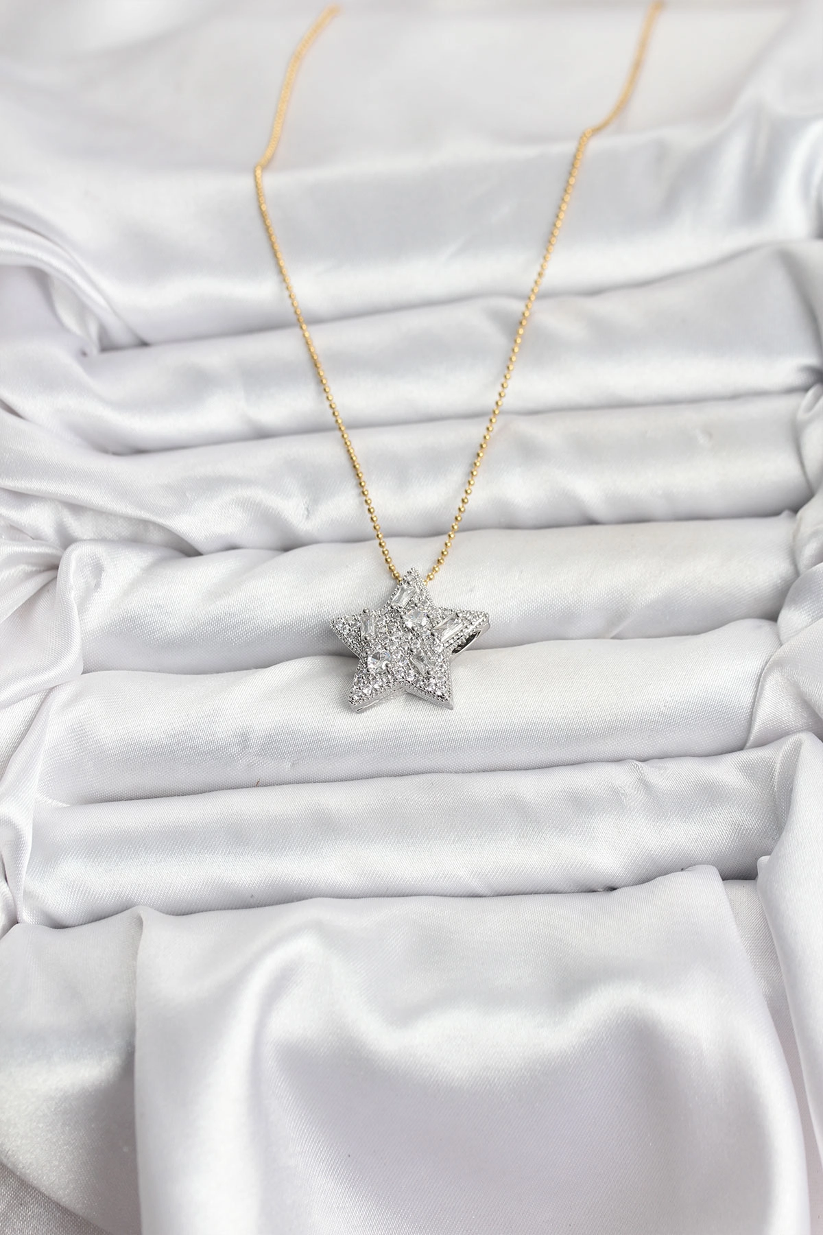 316L Çelik Zincir Gold Renk Zincirli Gümüş Yıldız Model Kadın Kolye