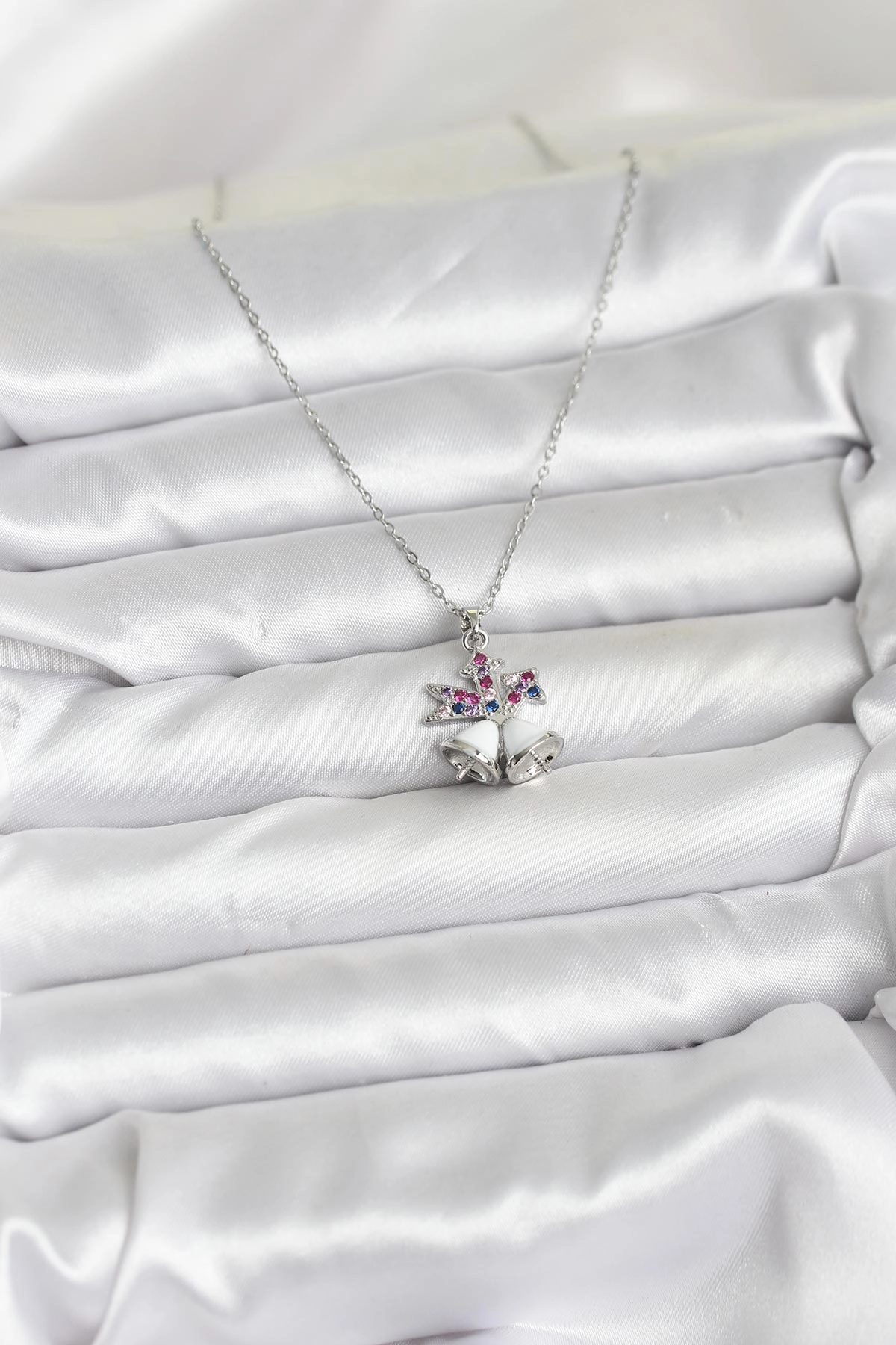 316L Çelik Zincir Gümüş Renk Chirtsmas Bell Model Yılbaşı Temalı Kadın Kolye