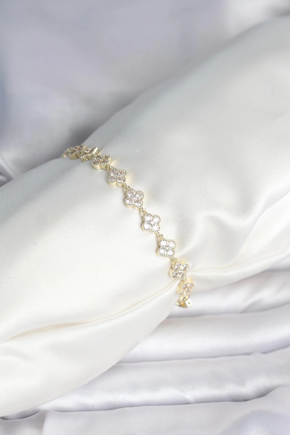 Zirkon Taşlı Pirinç Yonca Model Bileklik