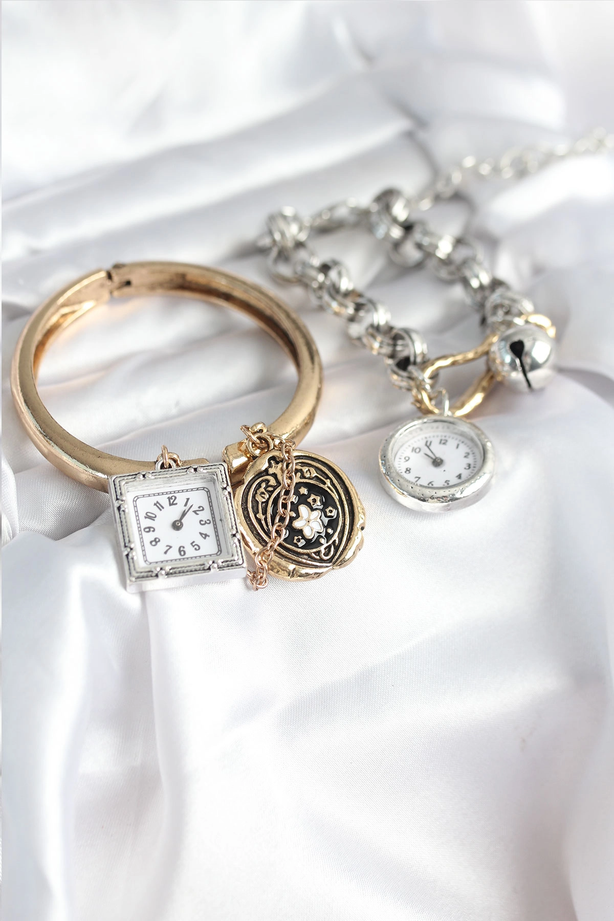 Gold ve Gümüş Renk Bileklik Kombini