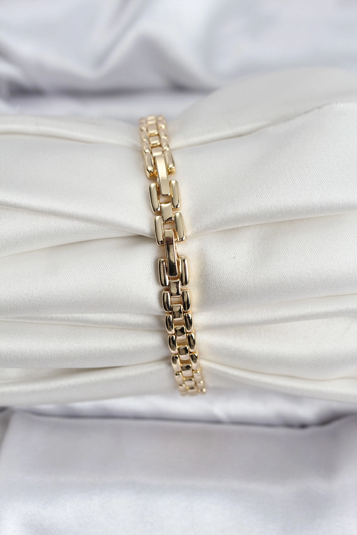 14K Gold Renk Kaplama Zirkon Kare Taşlı CM Kadın Bileklik