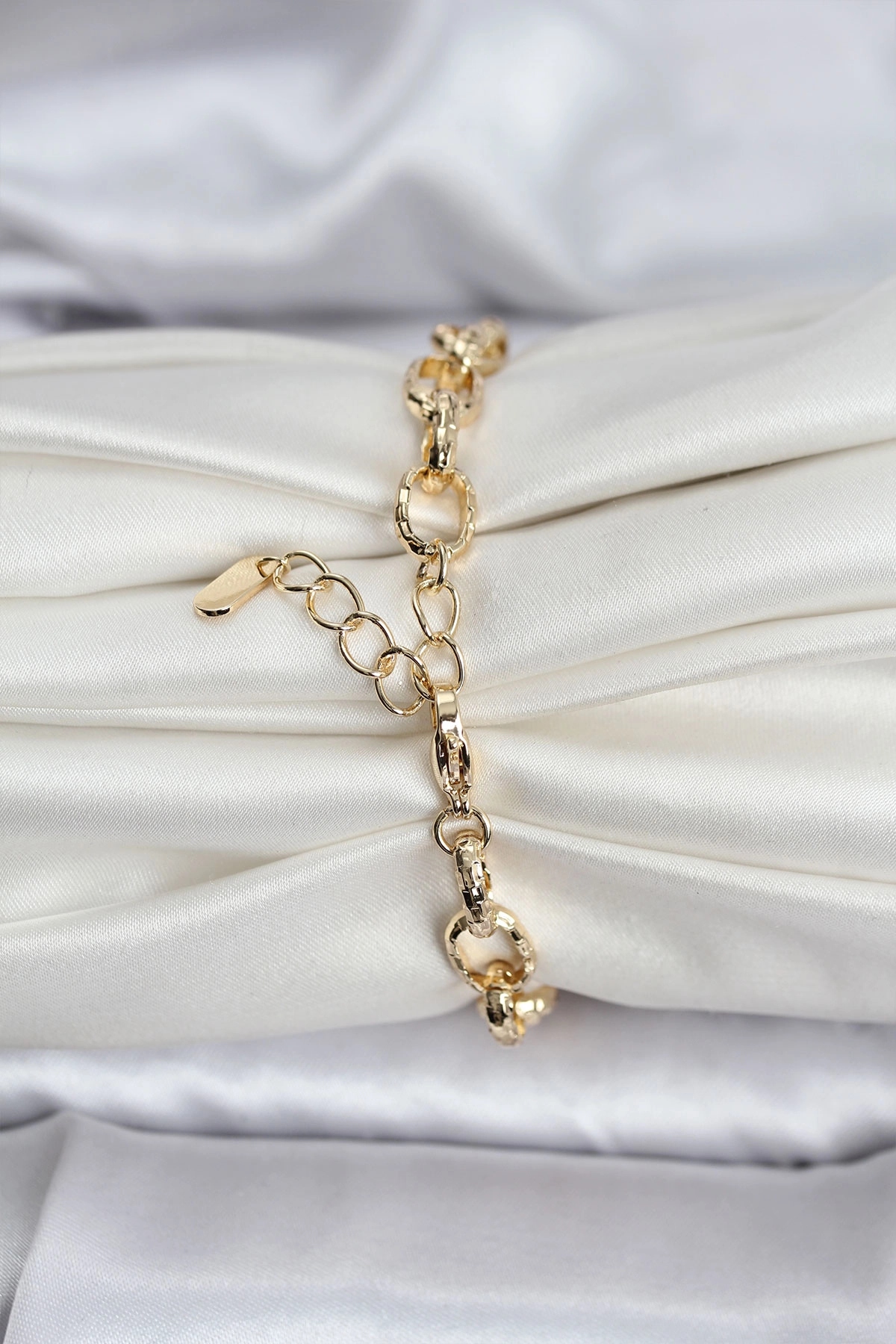 14K Gold Renk Kaplama Lazerli Zincir Model CM Kadın Bileklik