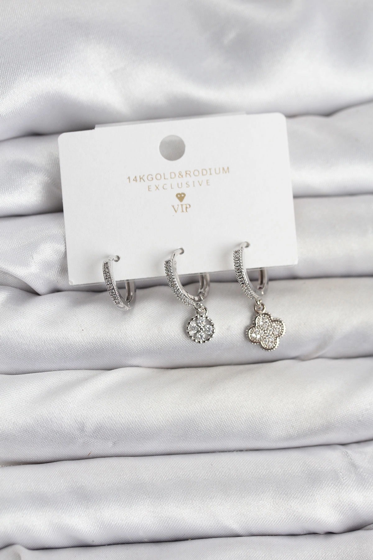 Pirinç Gümüş Renk Yonca Model 3'lü Kadın Küpe Seti