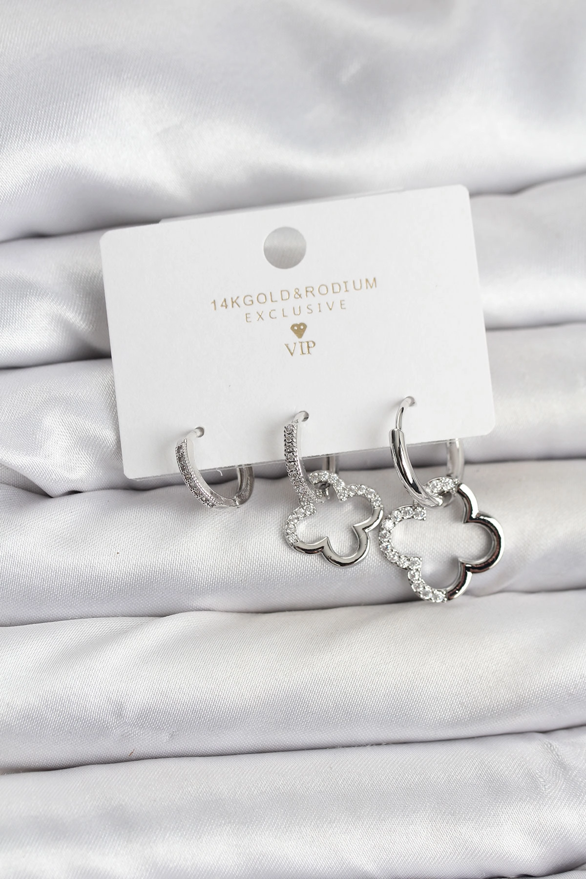 Yonca Model Gümüş Renk Pirinç 3'lü Kadın Küpe Seti