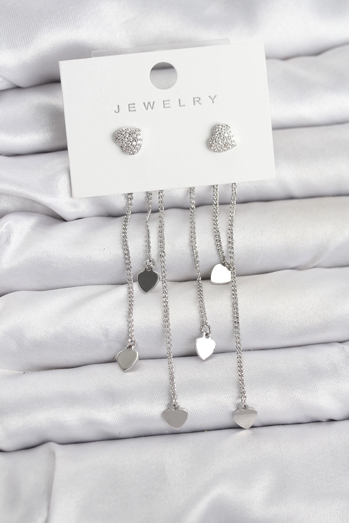 Kalp Model Gümüş Renk Pirinç Sallantılı Kadın Küpe