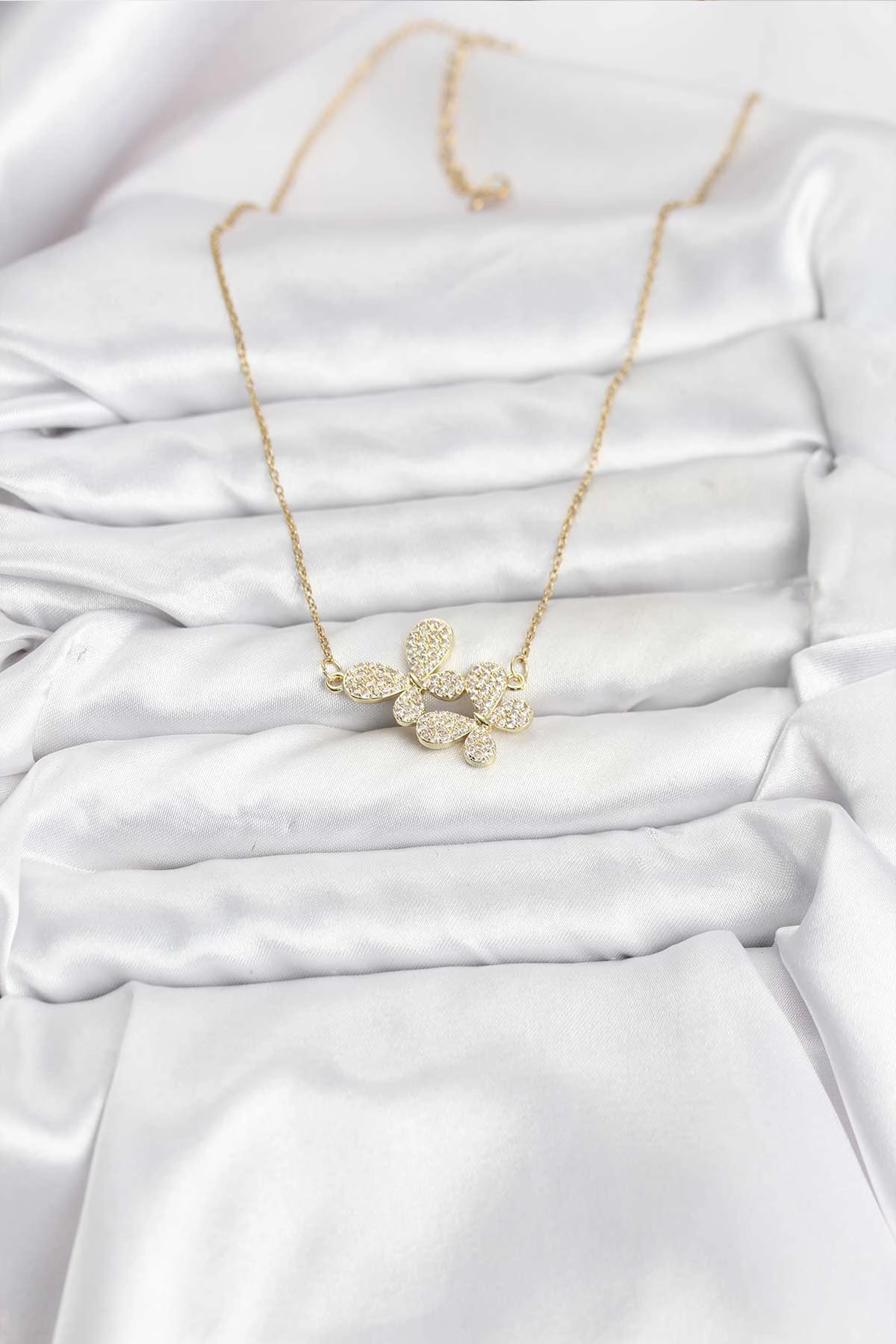 316L Çelik Zincir Gold Renk Zirkon Taşlı Kelebek Model Kadın Kolye