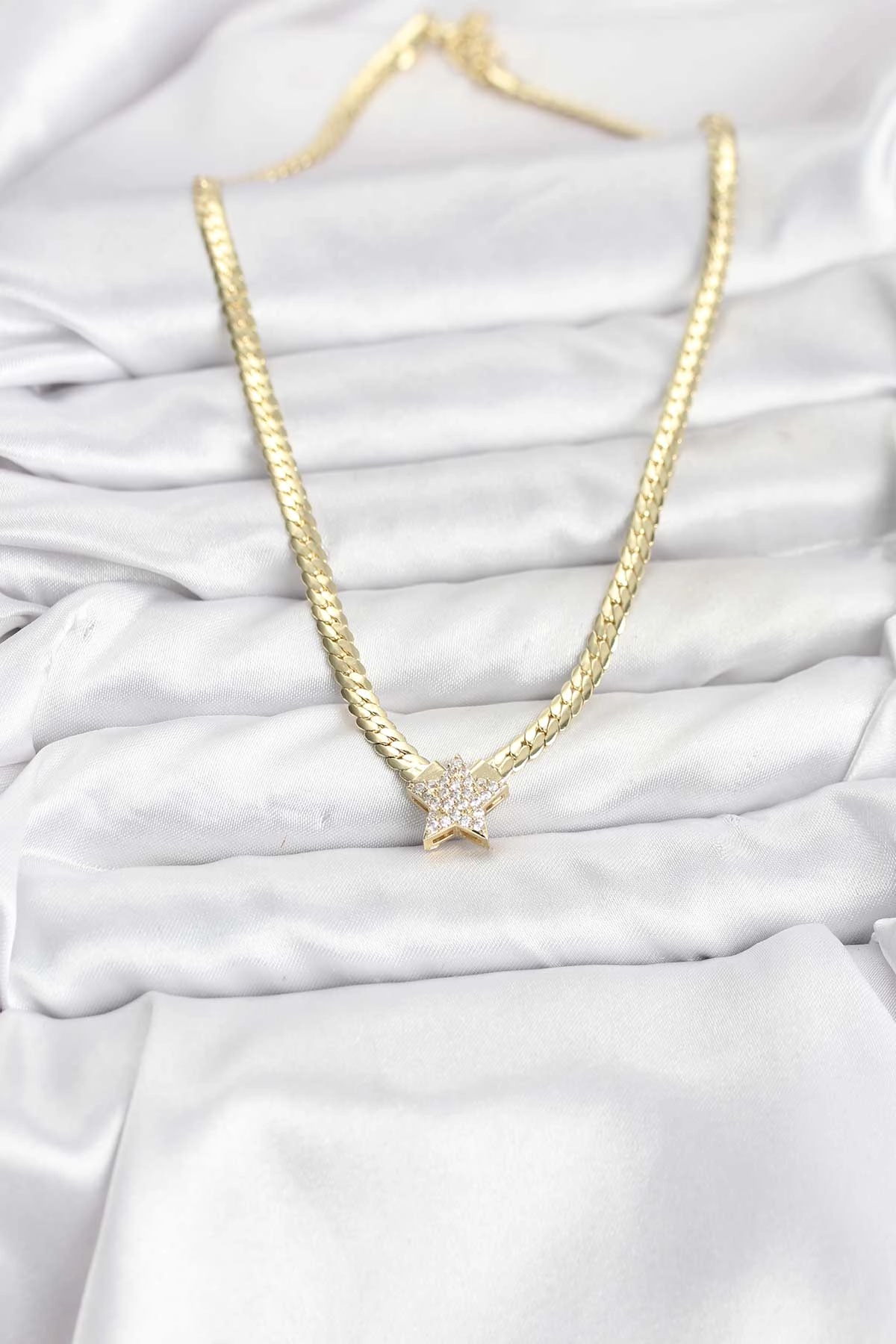 Gold Renk Pirinç Yıldız Zirkon Taşlı Kadın Kolye