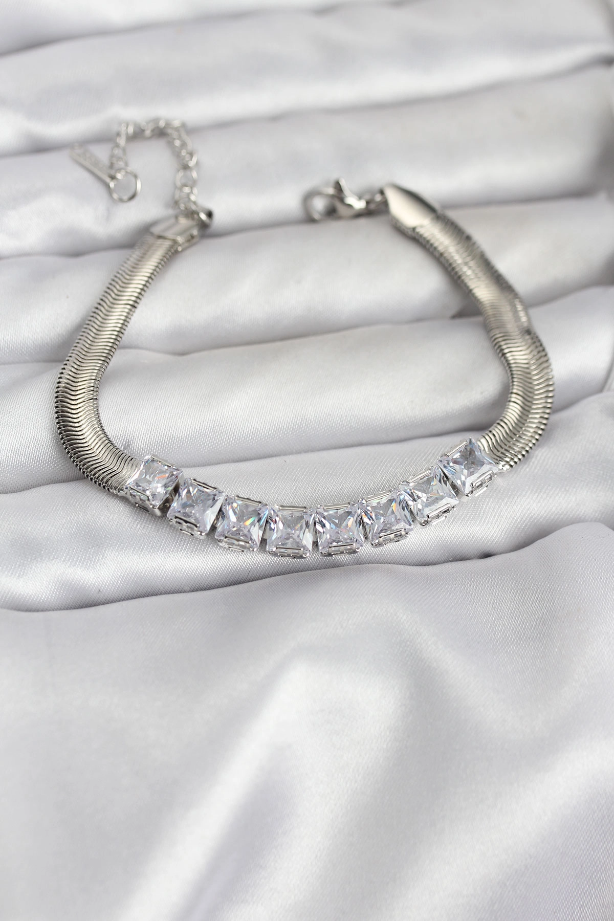 316L Çelik Gümüş Renk Kare Zirkon Taşlı Yılan Zincirli Kadın Bileklik