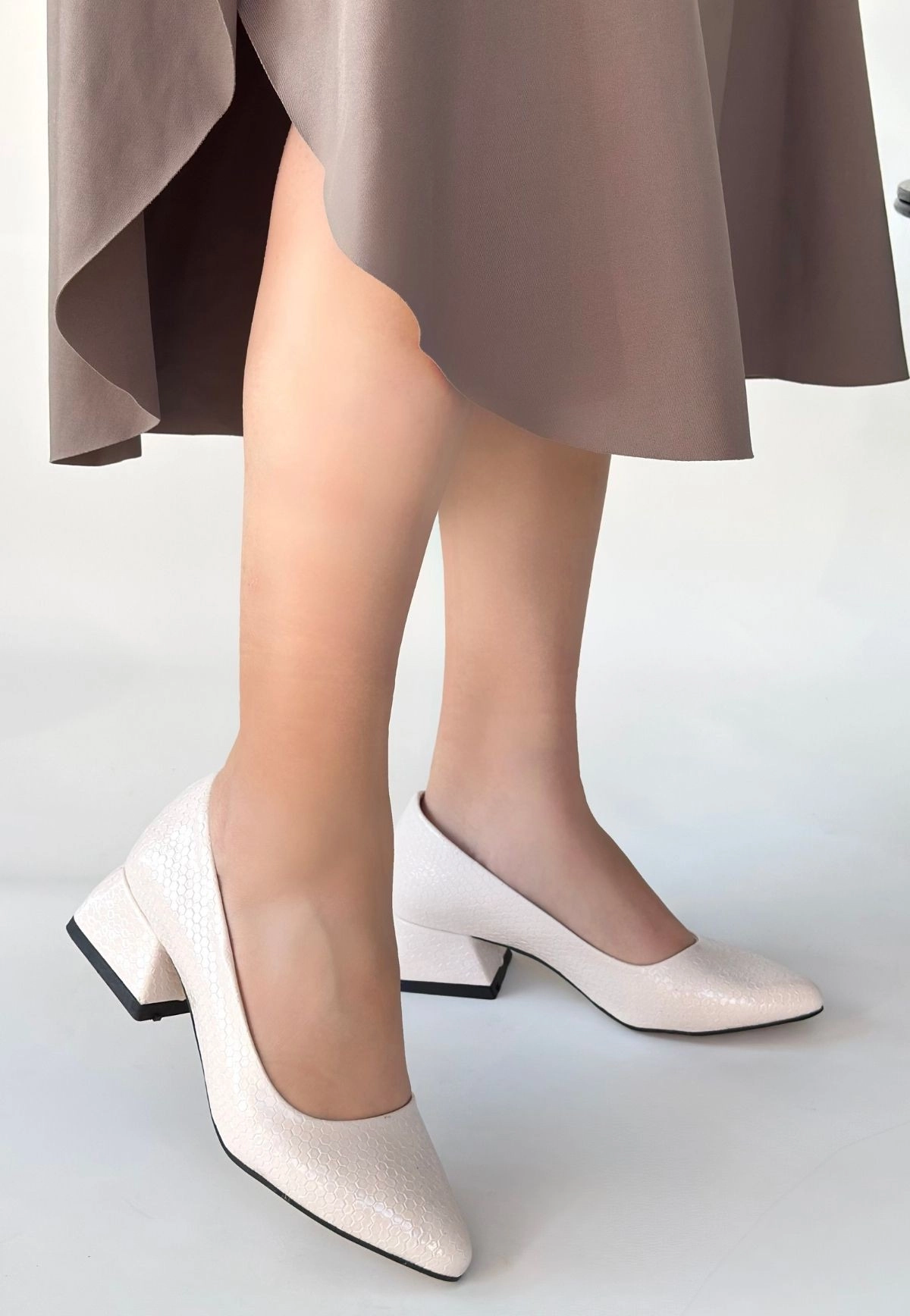 Nitya Bej Baskılı Rugan Topuklu Ayakkabı