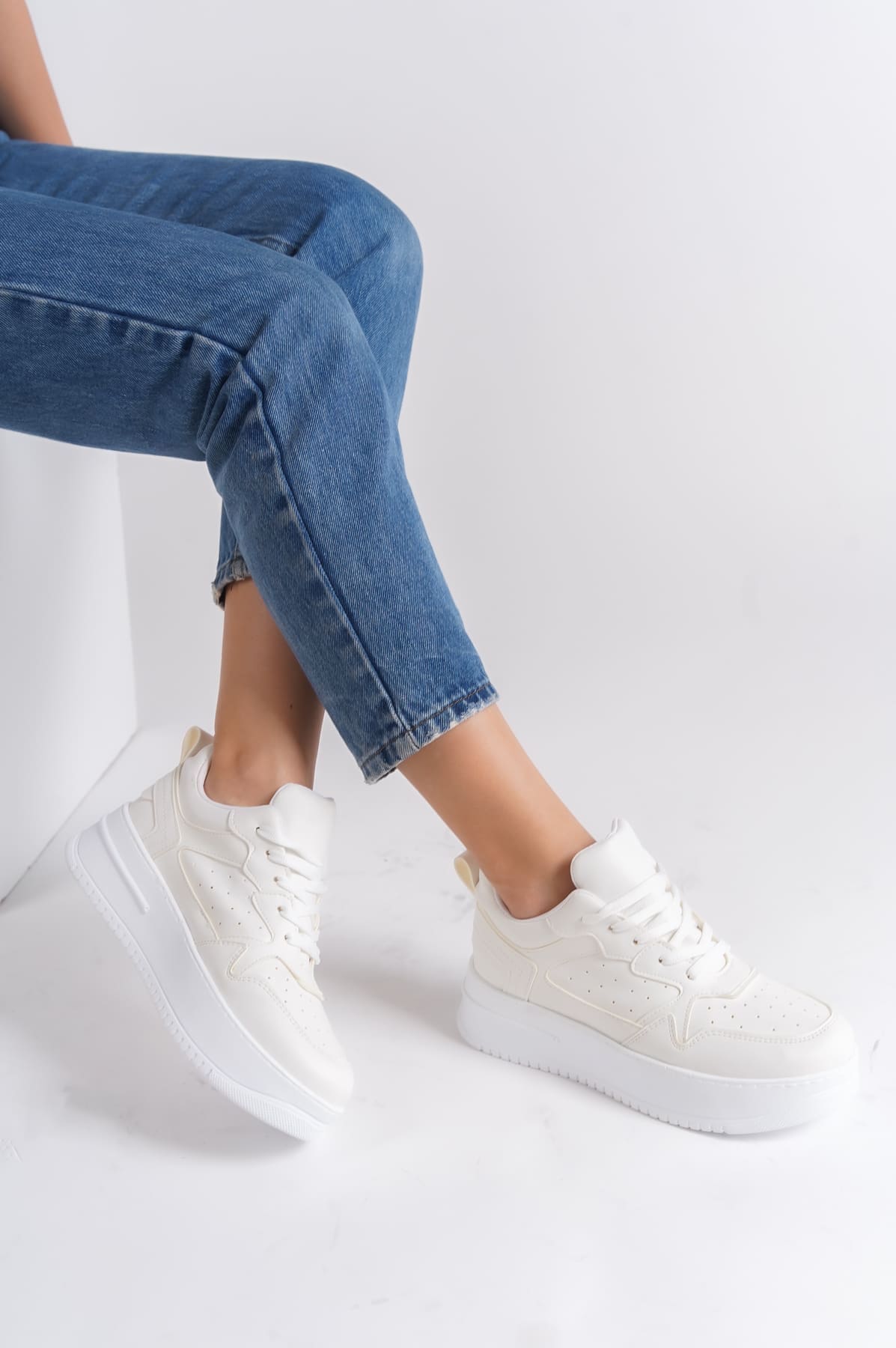 ALESSI Bağcıklı Ortopedik Taban Kadın Sneaker Spor Ayakkabı CBT - Kırık Beyaz