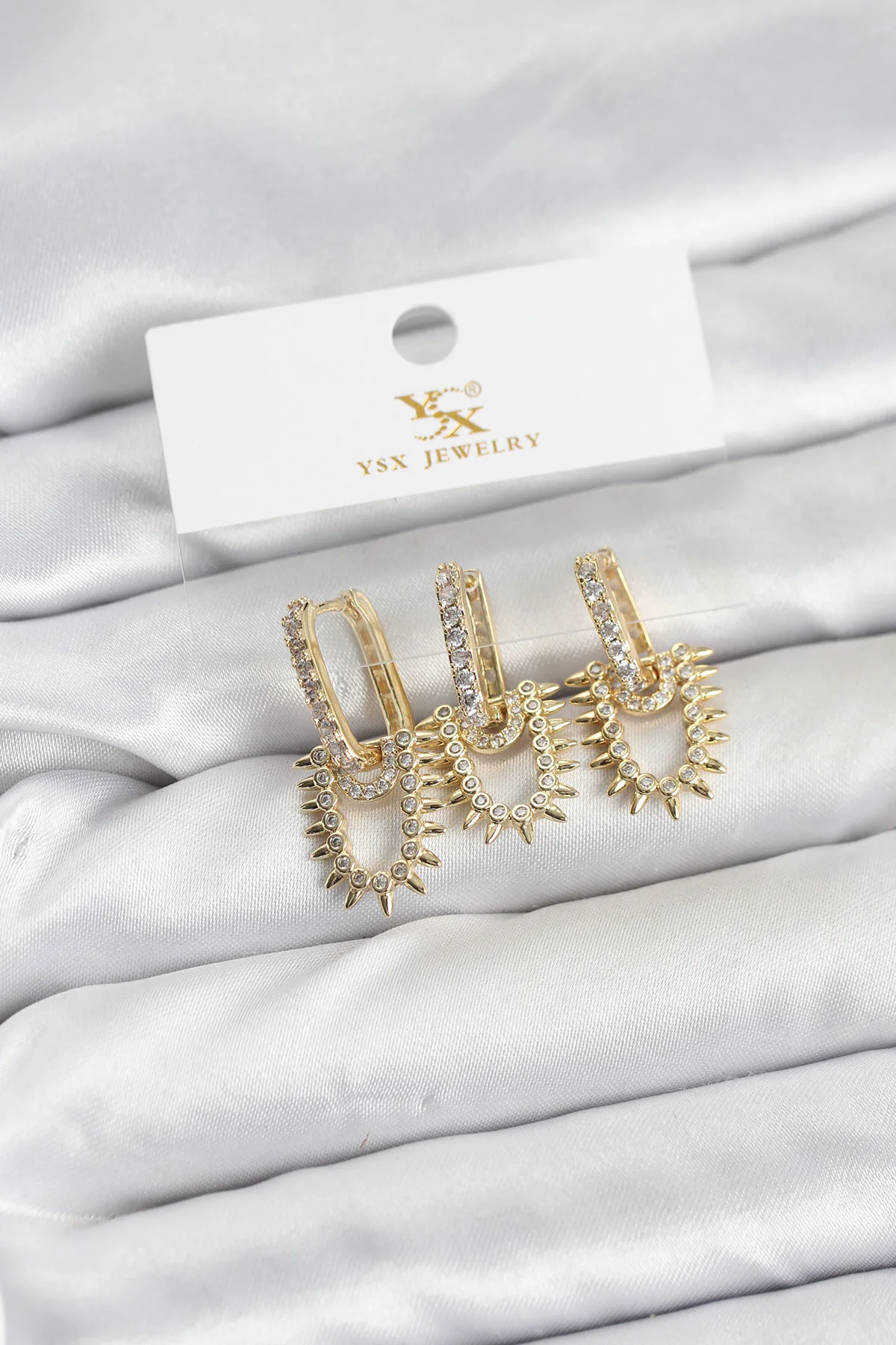 Pirinç Gold Renk Zirkon Taşlı Vintage Model YSX Trio Küpe Seti