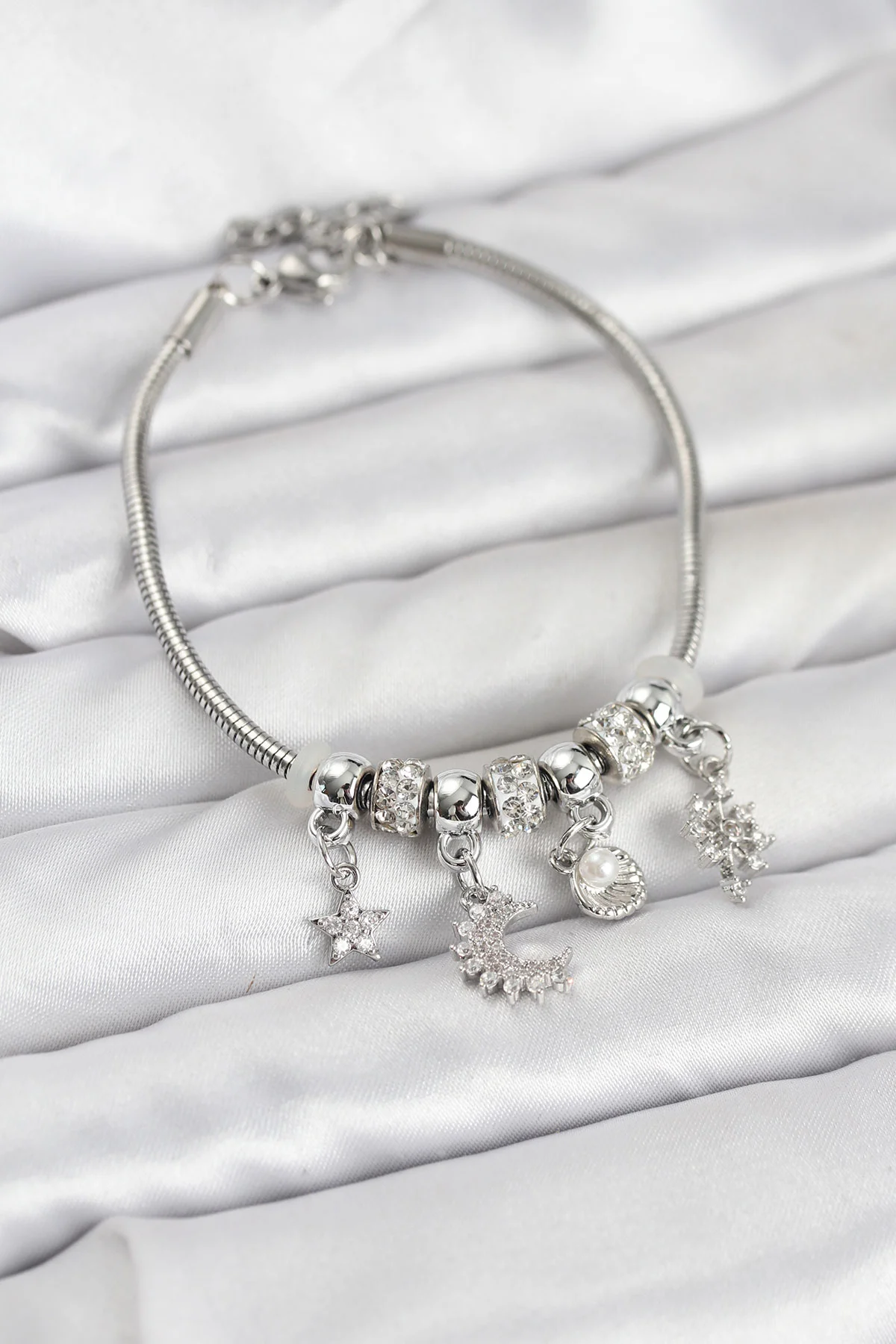 Pirinç Gümüş Renk Ay Charm Model Charmlı Kadın Bileklik