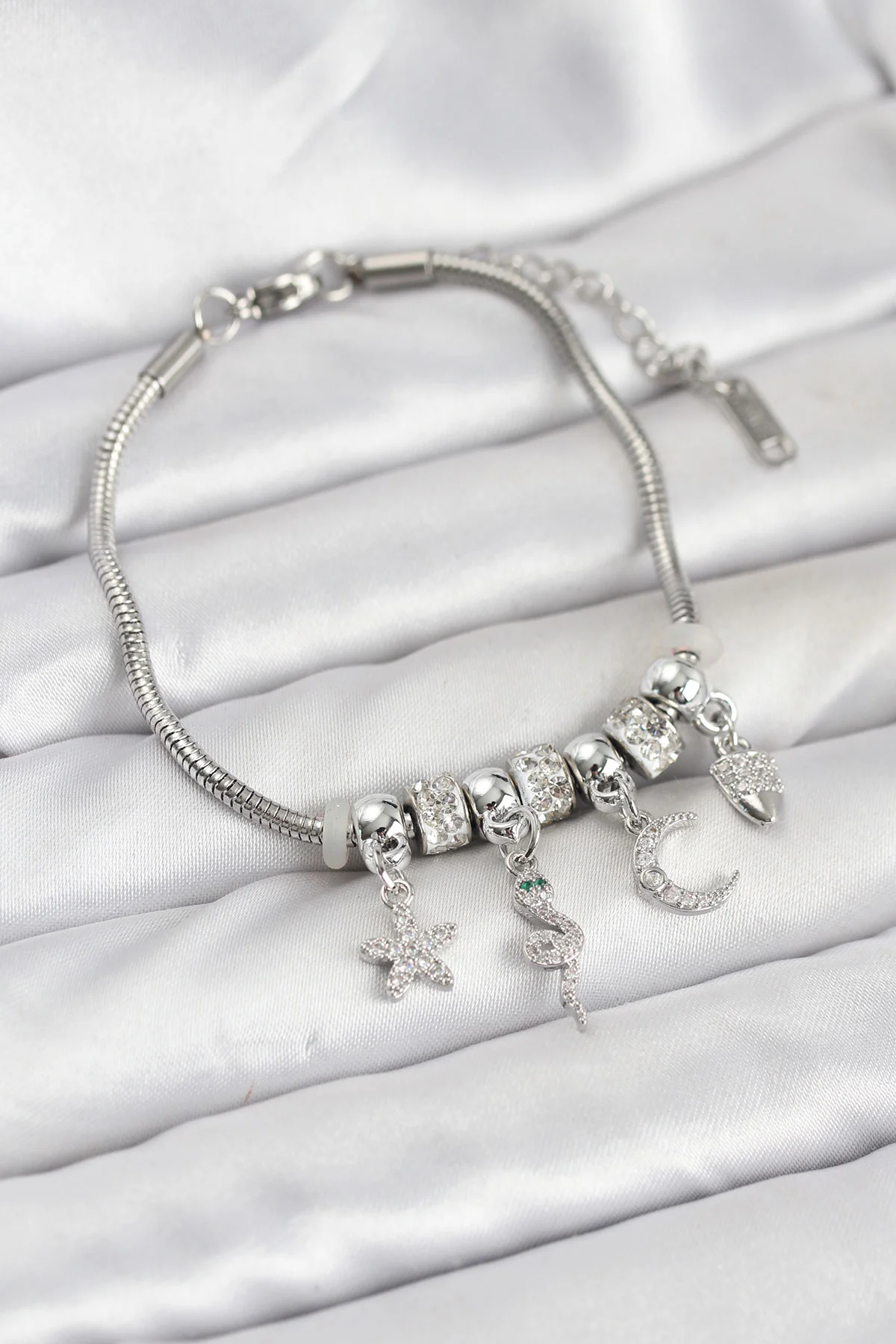 Pirinç Gümüş Renk Yılan Charmlı Kadın Bileklik