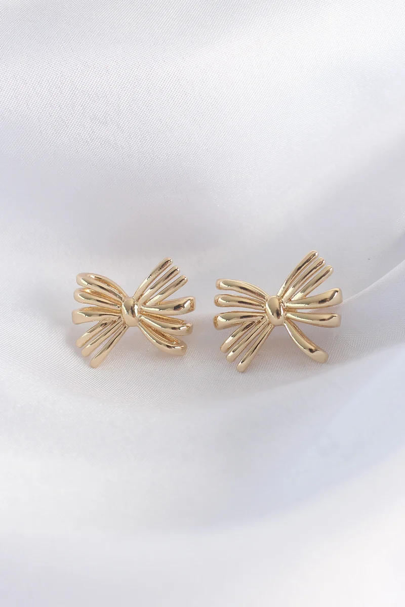 Pirinç Gold Renk Fiyonk Küpe 5886