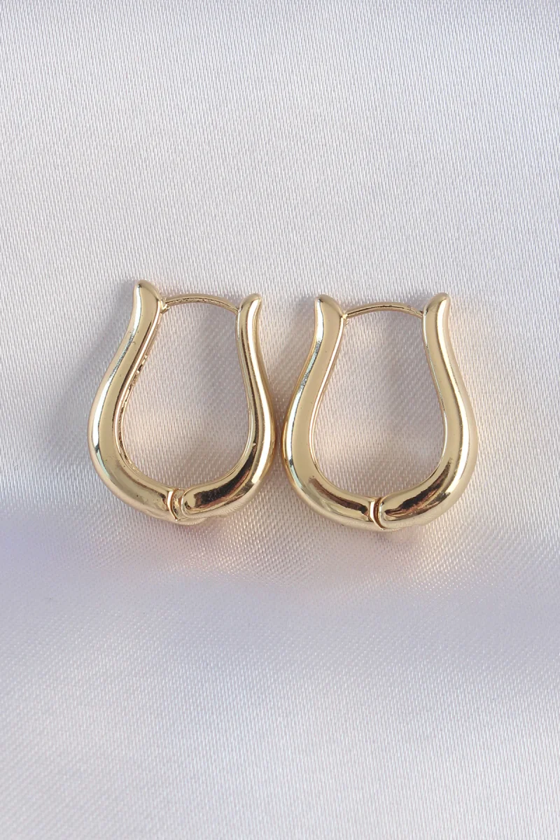 Pirinç Gold Renk İçi Boş Gül Küpe 5886