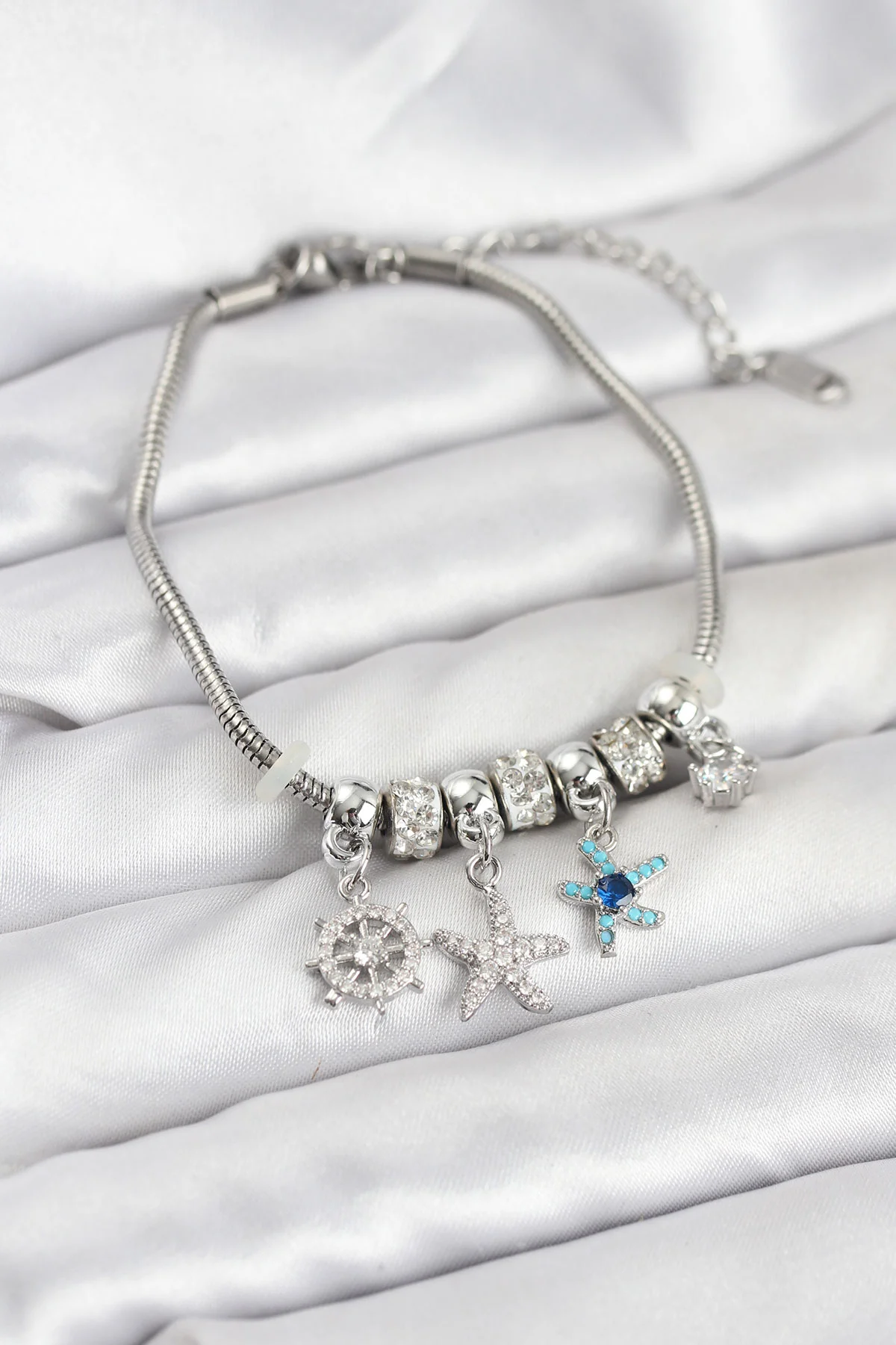 Pirinç Gümüş Renk Deniz Tema Charmlı Kadın Bileklik