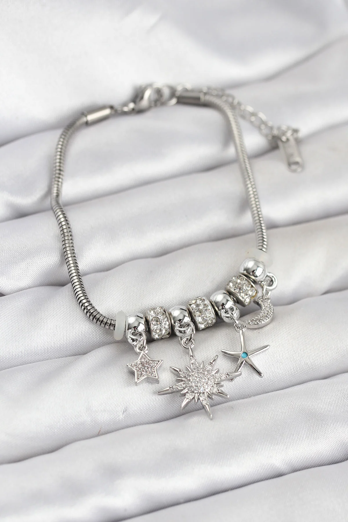 Pirinç Gümüş Renk Güneş Tema Charmlı Kadın Bileklik