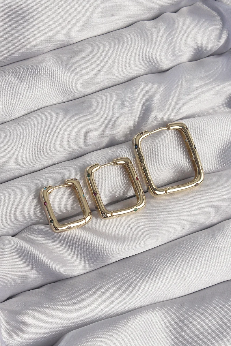 Pirinç Gold Renk Renkli Zirkon Taşlı Kare Model Küpe Seti 5886