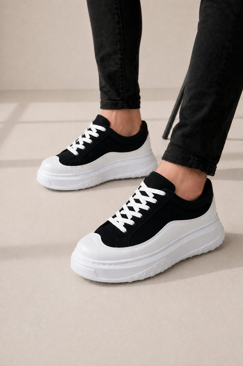 JY507 Dara Bağcıklı Süet Cilt Erkek Günlük Sneaker Ayakkabı SCBT Siyah/Beyaz