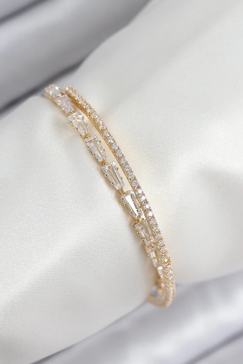 Pirinç Zirkon Taşlı Su Yolu Model Gold Renk Kadın Bileklik 5886