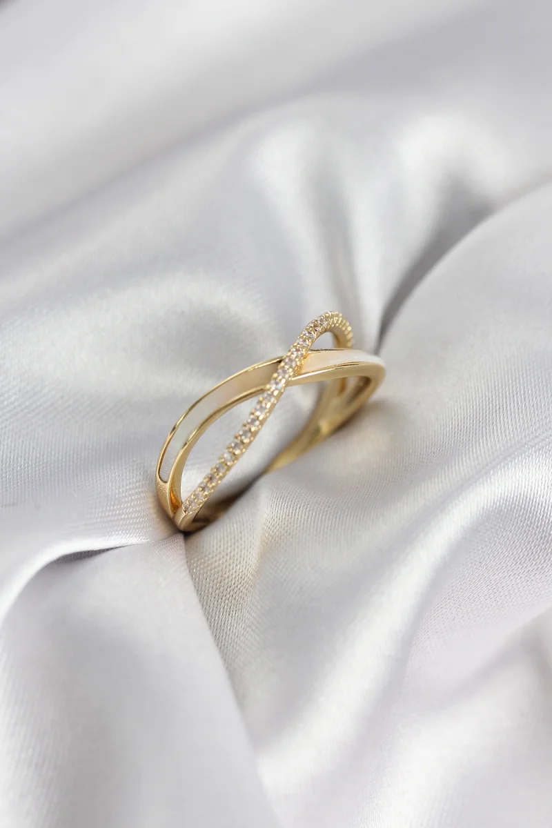 Zirkon Taşlı Sarmal Sedefli Gold Renk Kadın Yüzük 5886