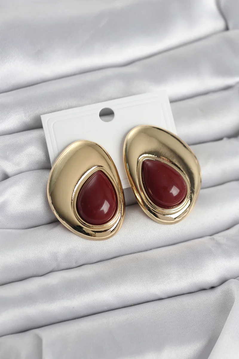 Pirinç Gold Renk Bordo Taşlı Damla Model Vintage Kadın Küpe 5886