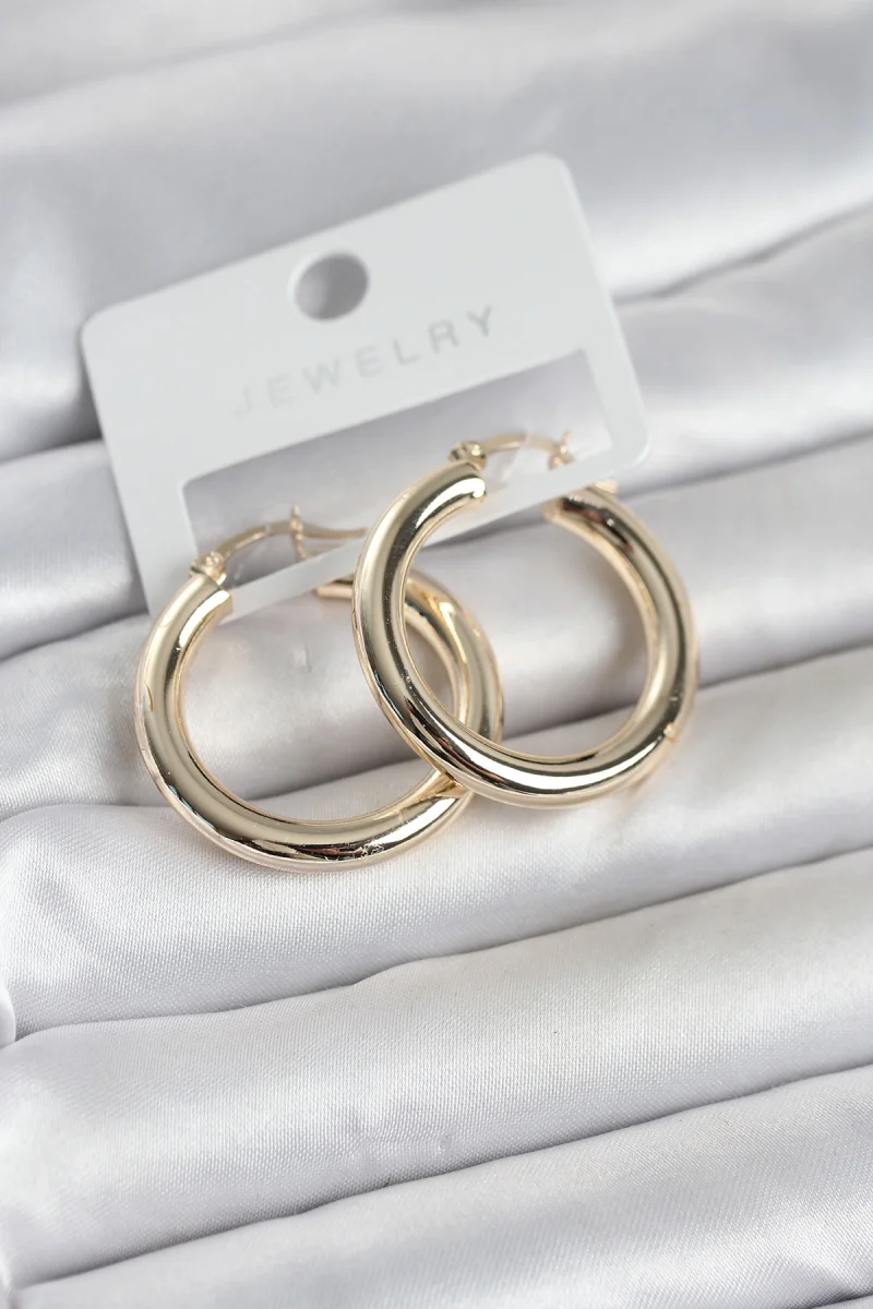 Gold Renk Pirinç Halka 30 mm Kadın Küpe 5886