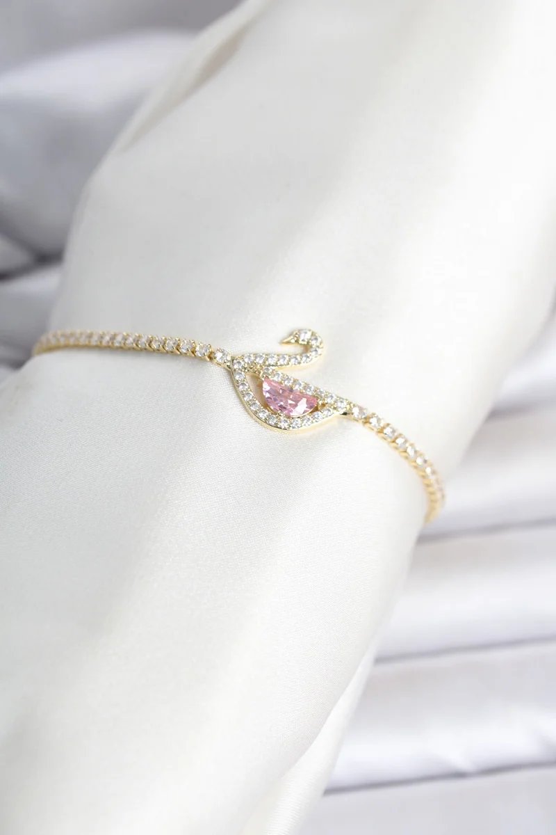 Pirinç Gold Renk Zirkon Taşlı Swan Model Su Yolu Kadın Bileklik 5886