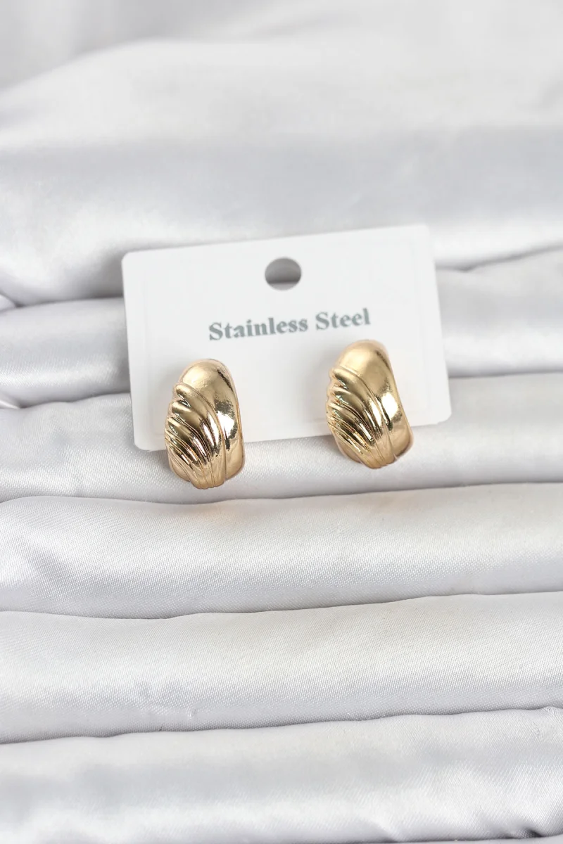 316L Çelik Gold Renk Desenli Yarım Halka Model Kadın Küpe 5886