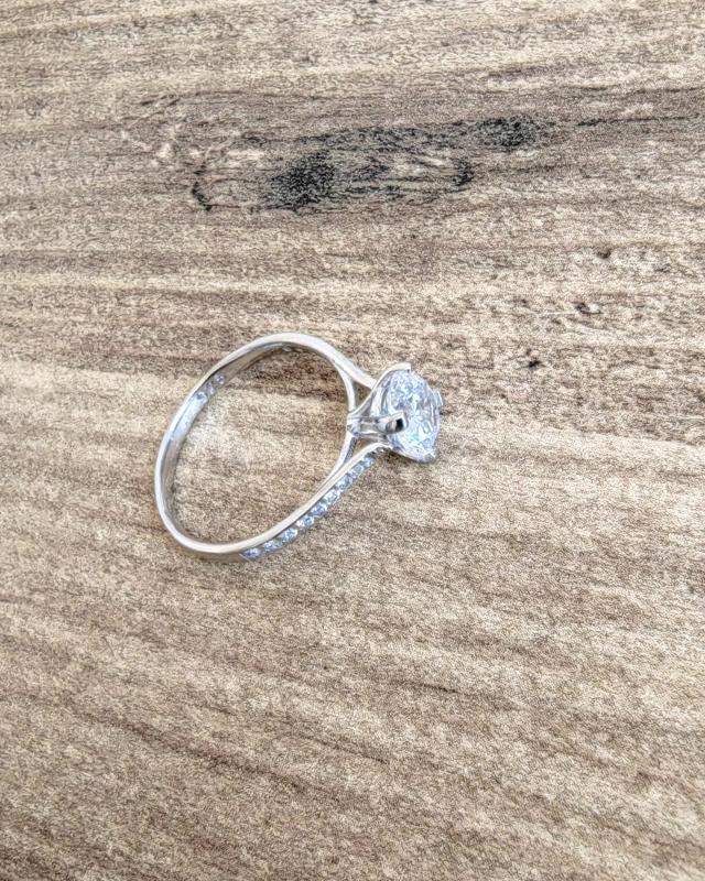 Swarovski Taşlı Gümüş Nişan Yüzüğü