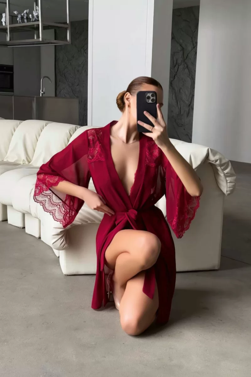 Şık Tasarım Bordo Dantel İşlemeli Body Suit ve Tül Gecelik Takımı