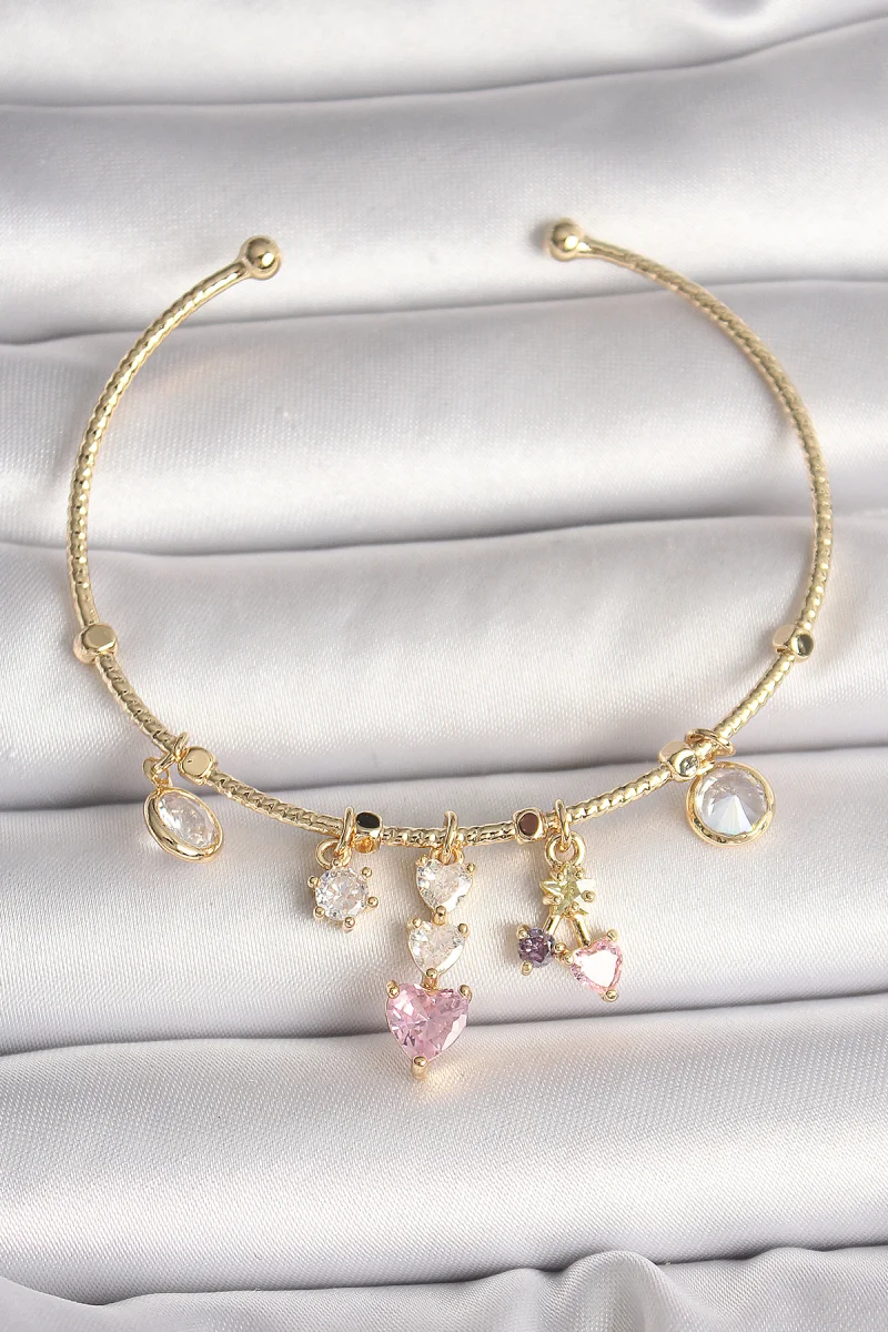 Pirinç Gold Renk Sallantı Zirkon Taşlı Kalp Figür Pembe Kalp Detay Charm Kadın Bileklik