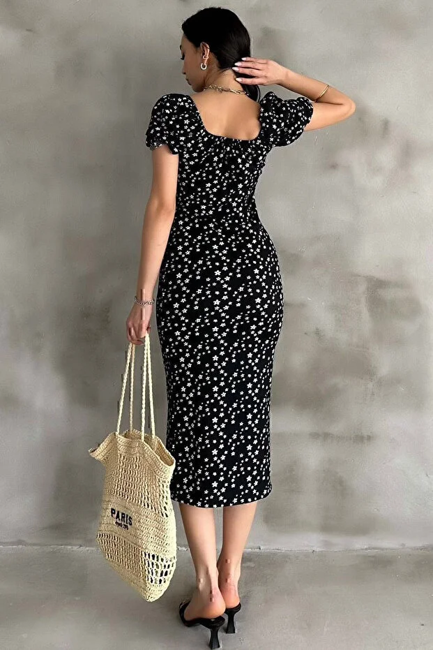 Lastikli U Kare Yakalı Kısa Kollu Fit Kalıp Kurdelalı Likralı Çiçek Desen Yırtmaçlı Diz Altı Elbise