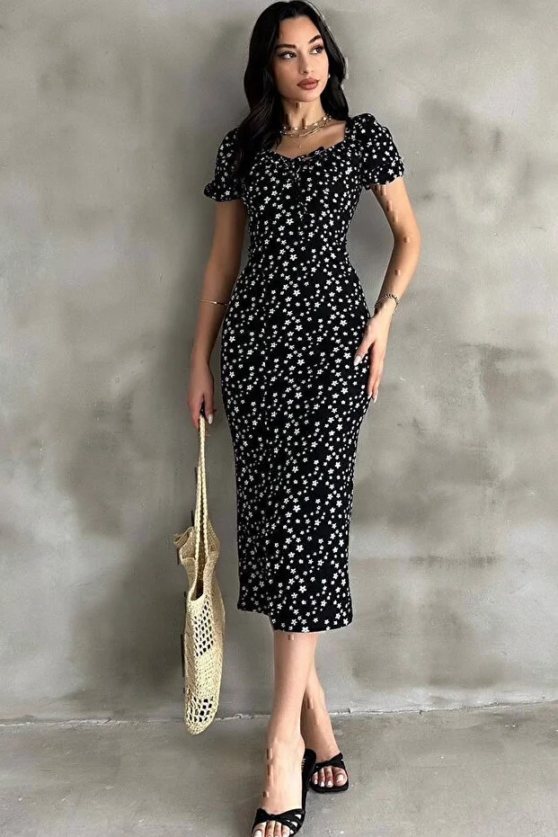 Lastikli U Kare Yakalı Kısa Kollu Fit Kalıp Kurdelalı Likralı Çiçek Desen Yırtmaçlı Diz Altı Elbise