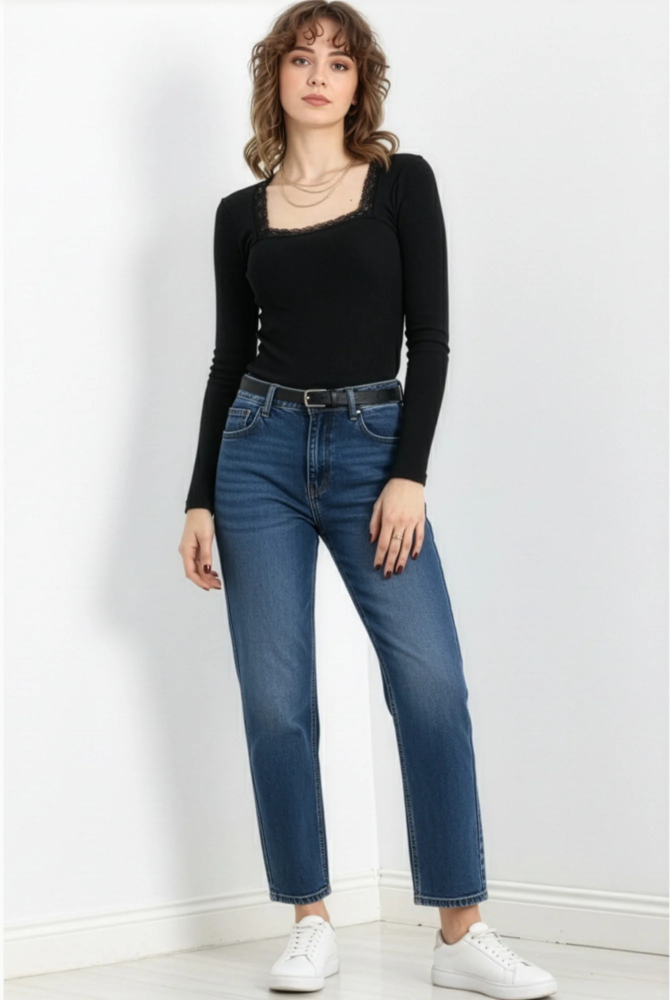 Kare Yaka Dantelli Kaşkorse Bluz - Siyah