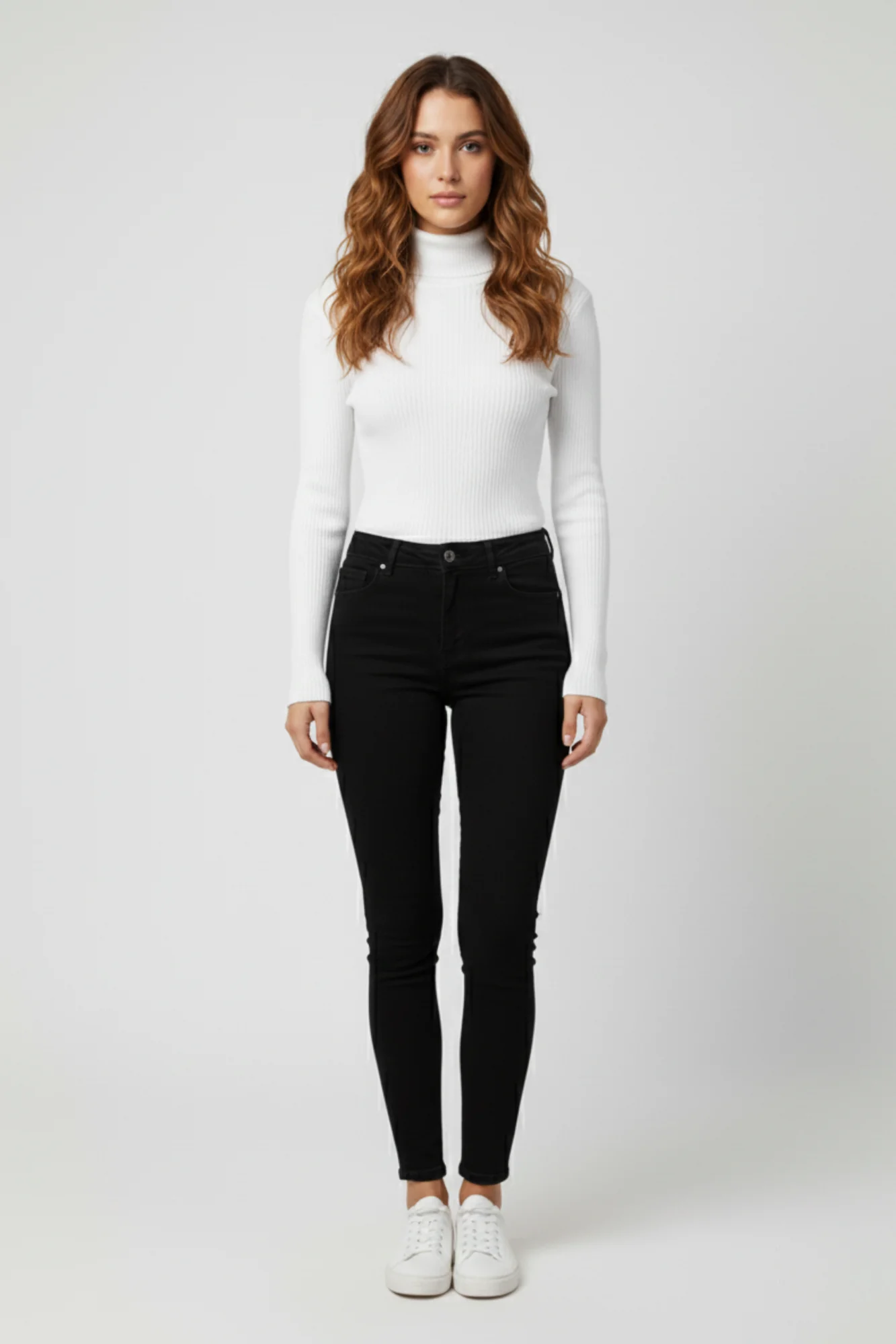 Kadın Beyaz Boğazlı Triko Kazak