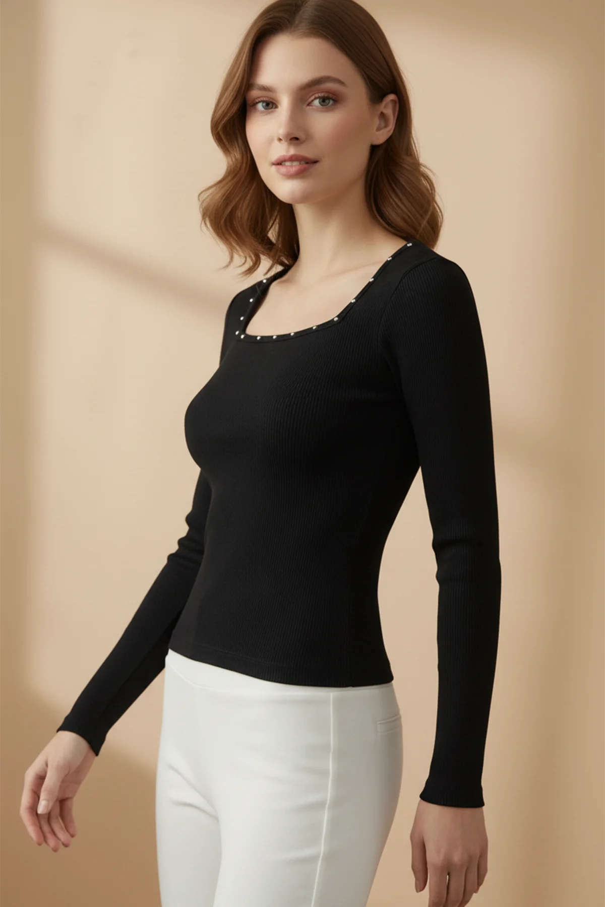 Kare Yaka İnci Çakmalı Fitilli Kaşkorse Bluz - Siyah