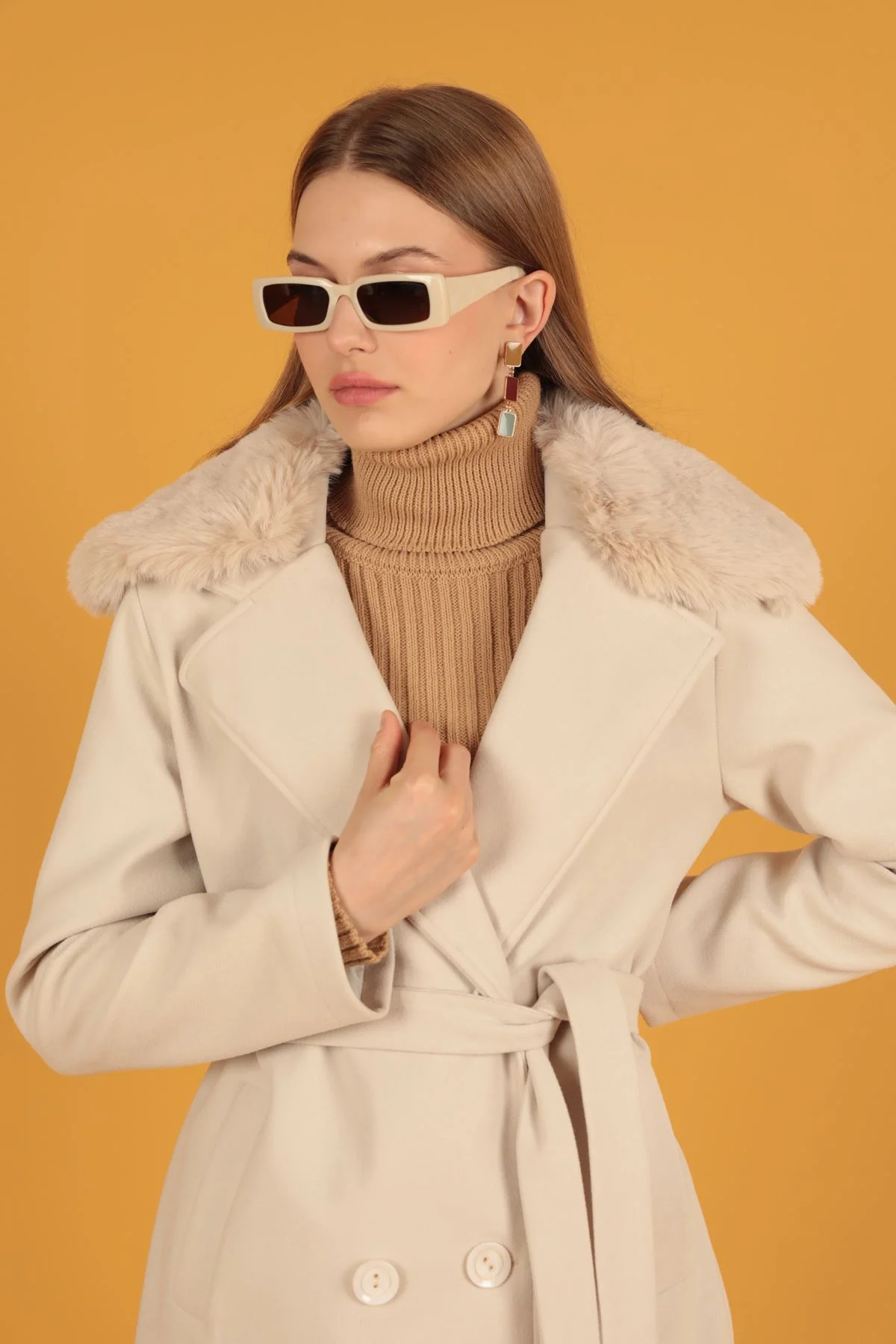 Kürk Detay Kadın Ekru Kaşe Kaban