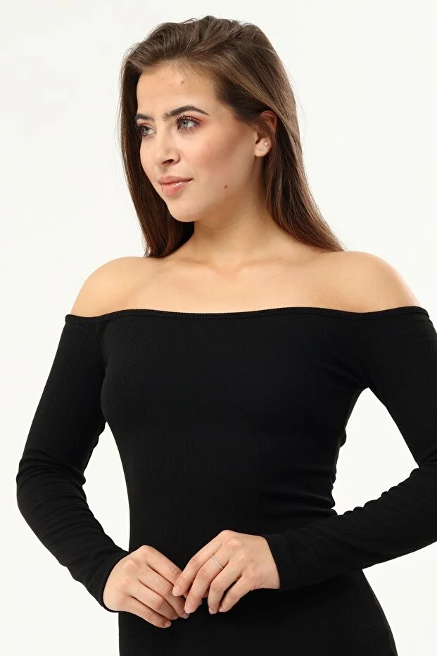 Kadın Siyah Omuzlar Açık Eteği Volanlı Elbise