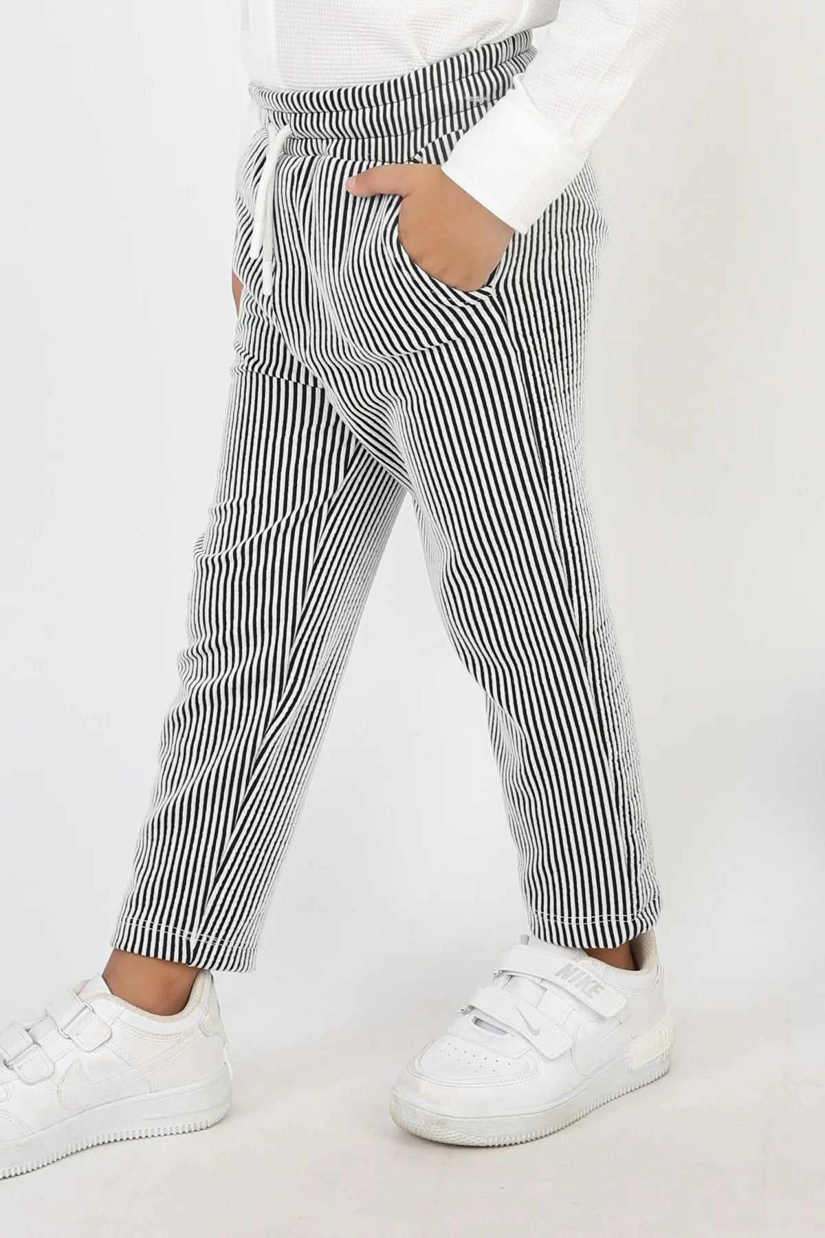 Arka Cep Arma Detaylı Fitilli Kumaş Erkek Çocuk Günlük Pantolon