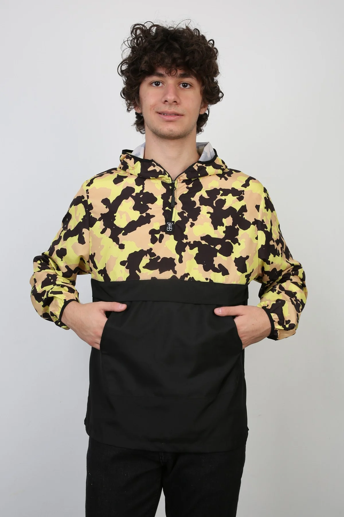 Yarım Fermuarlı Kamuflaj Desenli Kapüşonlu İnce Erkek Spor Günlük Mevsimlik Mont